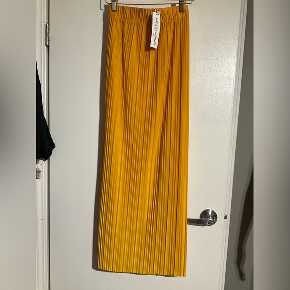 MBJ Lock & Love women’s long skirt NWT COLORS MUSTARD or GREEN size Large - Picture 1 of 4